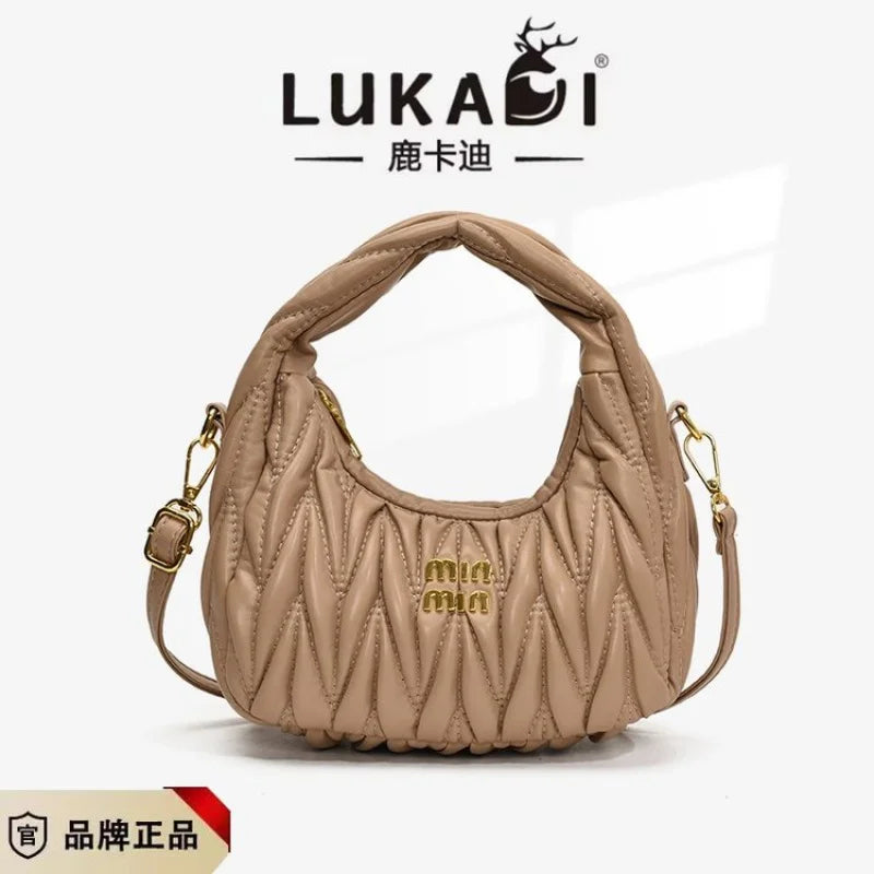 Luxury Women's Tote Bag Made Of Fine Leather Boasting Casual Simple Vintage And Paris Trendy Chic Look