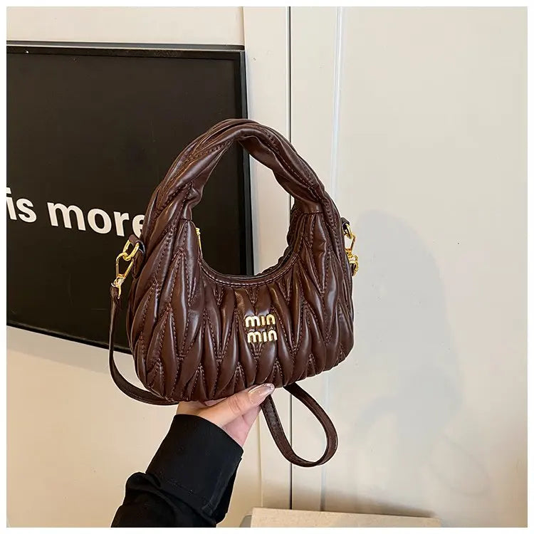 Luxury Women's Tote Bag Made Of Fine Leather Boasting Casual Simple Vintage And Paris Trendy Chic Look