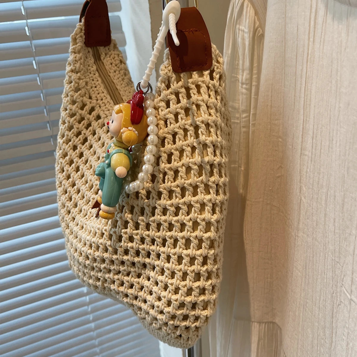Travel Bag Hand-Woven Large-Capacity Straw Bag Women's 2025 New Beach Shoulder Bag Summer Tote Bag Seaside Play Travel Work Clothing to Work to School