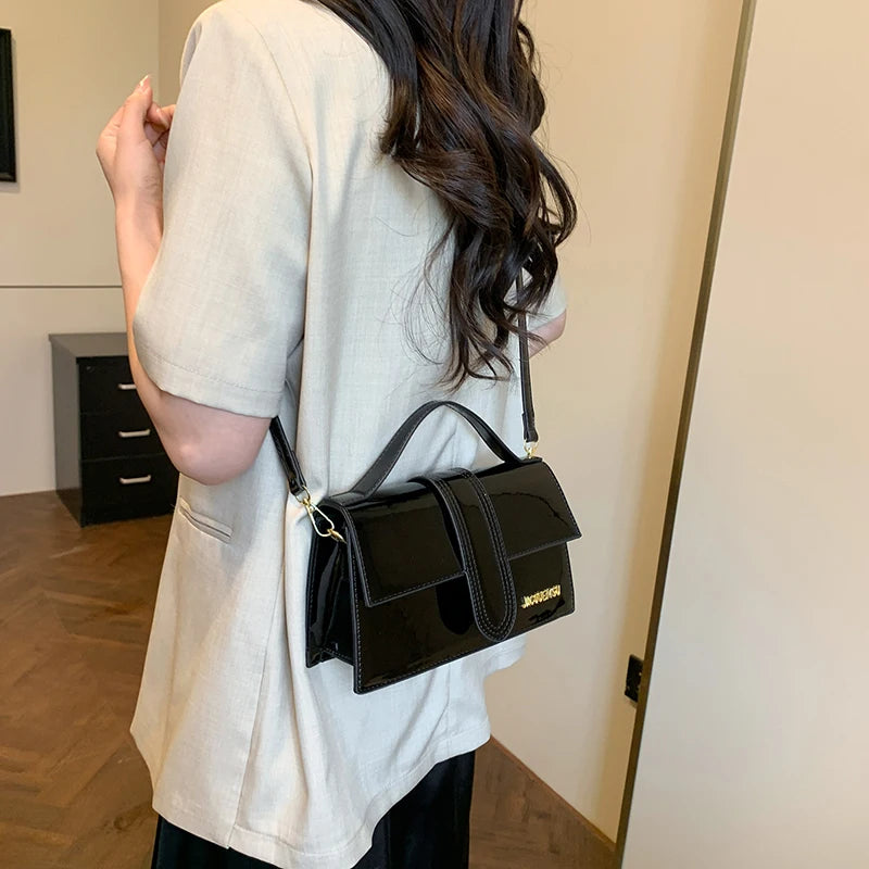 Luxury High-End Designer Paris Fashion Bag For Women Featuring Elegant Leather Crossbody Strap