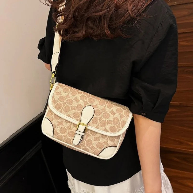 The Crossbody Bag Is A High-end, Retro, Versatile, Simple and Light Luxury Small Square Bag, A Lady's Hand-held Shoulder Bag
