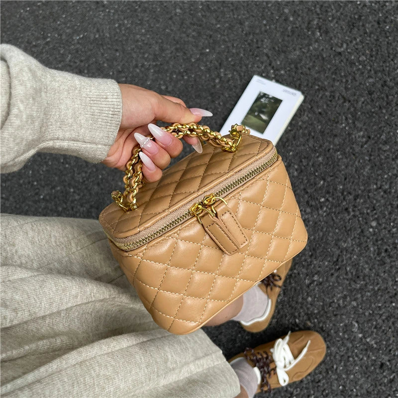 Classic Designer Elegant Leather Tote Bag For Women With Minimalist Solid Color And Trendy Design Crossbody Handbag Luxury