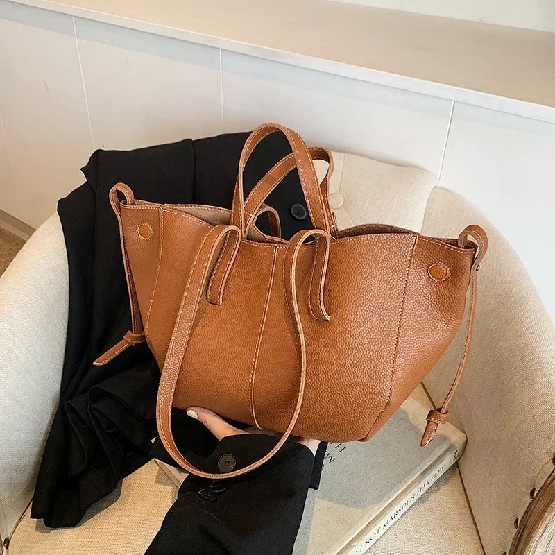 New Handheld Tote Bag Large Capacity Fashionable Women's Bag Premium Single Shoulder Underarm Bag Trousses De L’épaule