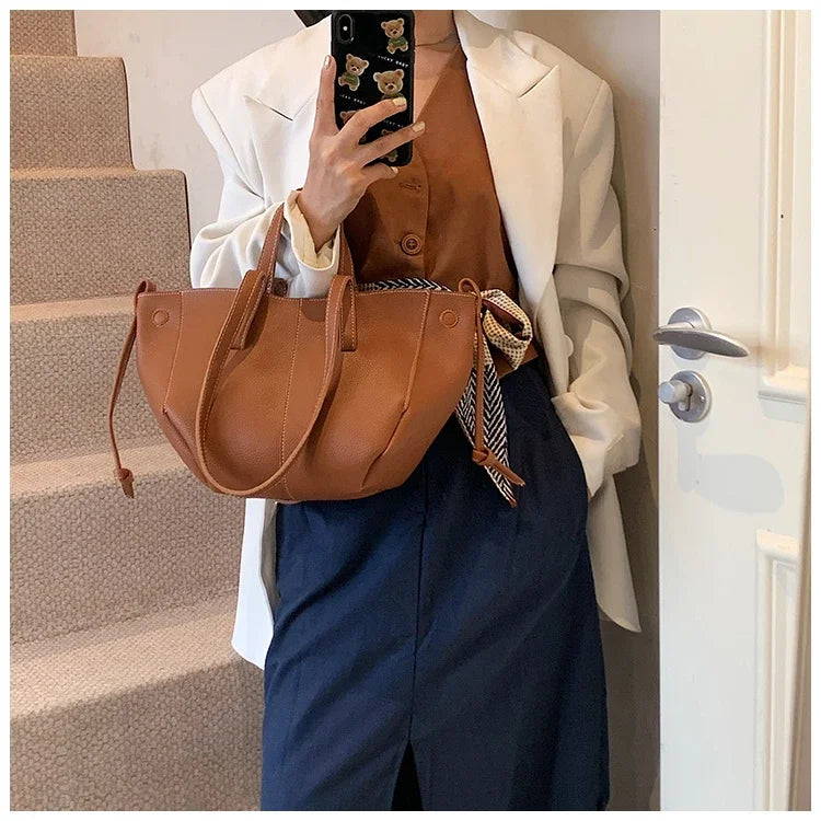 New Handheld Tote Bag Large Capacity Fashionable Women's Bag Premium Single Shoulder Underarm Bag Trousses De L’épaule