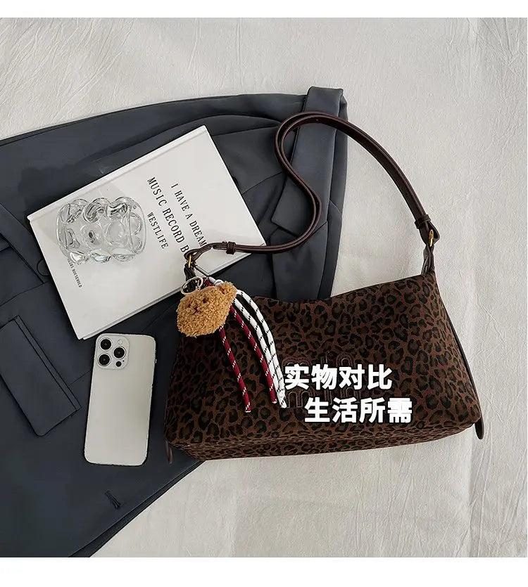 Women's Beautiful Handbag Attractive Look For Garden Parties And Outdoor Soirees Charming