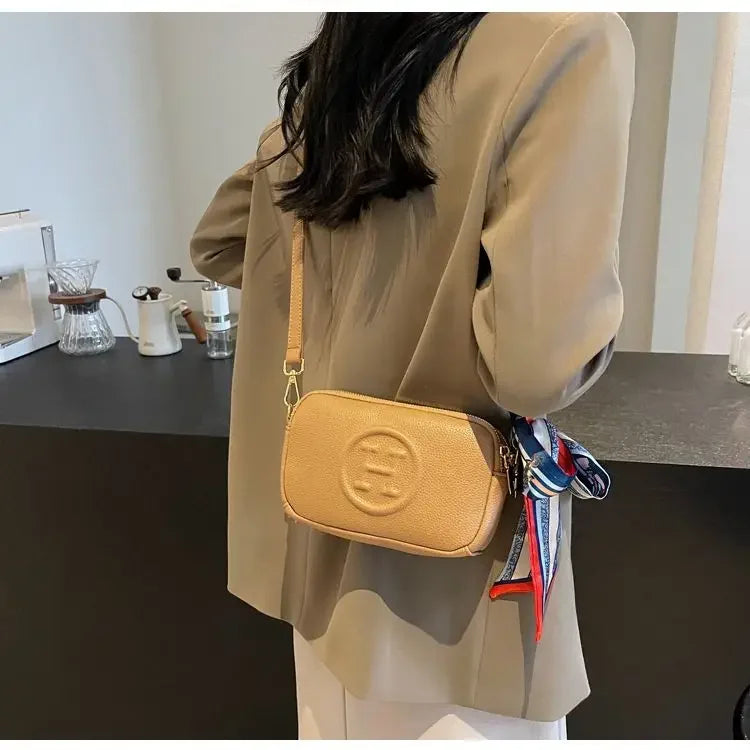 Bucket bag designer luxurious high appearance camera bag new zipper shoulder crossbody bag fashionable and versatile travel bag