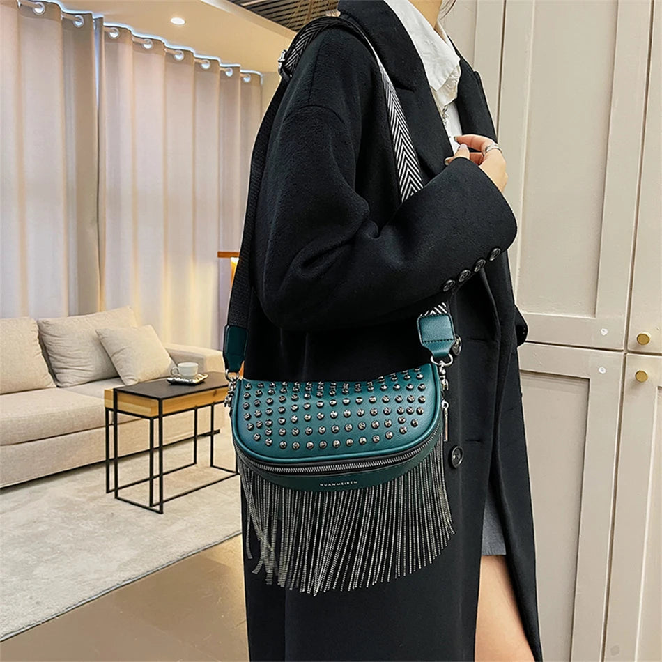 Luxury Woman Chest Bag Fashion Tassel Leather Large Capacity Crossbody Sling Bag Women Waist Bag Casual Rivet Design Travel Sac