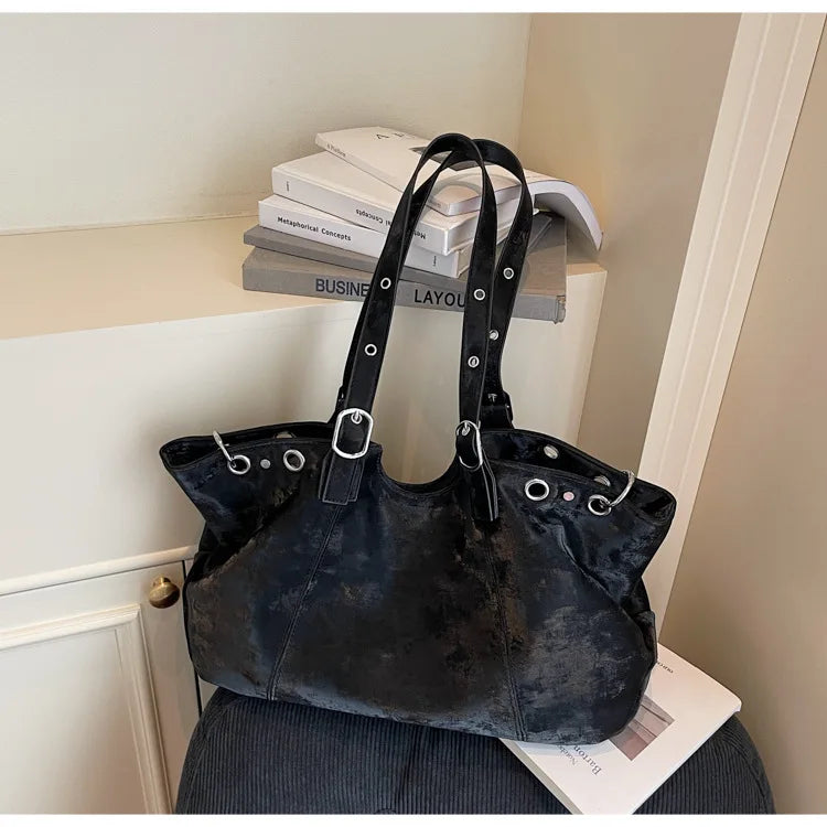 Personality Tote Bag for Women Solid Suede Pillow Underarm Bags Large Capacity Female Commute Shoulder Bags Matte Travel Pack