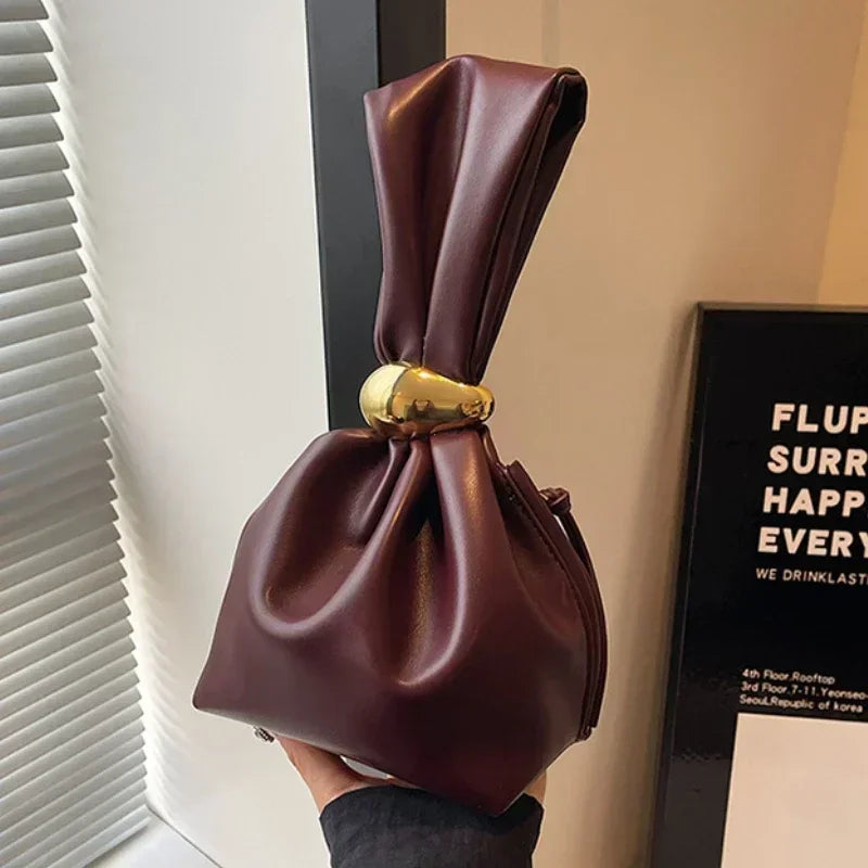 Soft Leather Clutch Bag for Travel Luxury Designer Women Pleated Mini Bucket Pouch Temperament Side Zipper Party Evening Bags