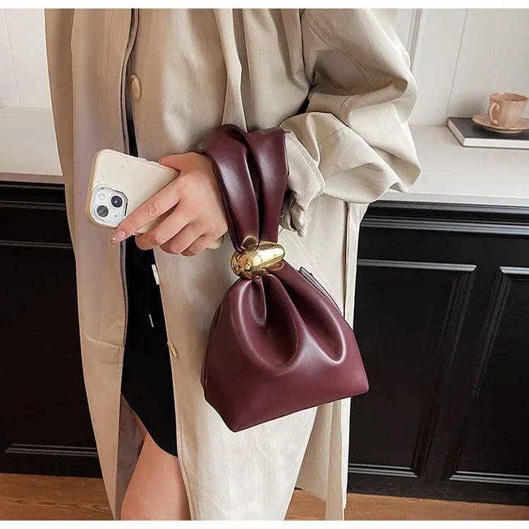 Soft Leather Clutch Bag for Travel Luxury Designer Women Pleated Mini Bucket Pouch Temperament Side Zipper Party Evening Bags