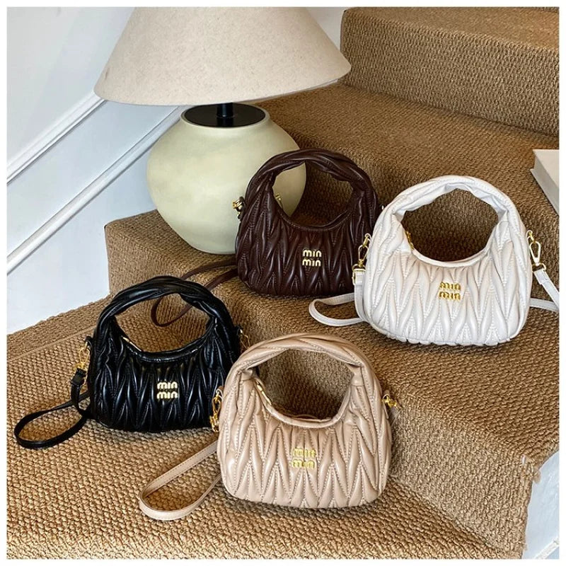 Luxury Women's Tote Bag Made Of Fine Leather Boasting Casual Simple Vintage And Paris Trendy Chic Look