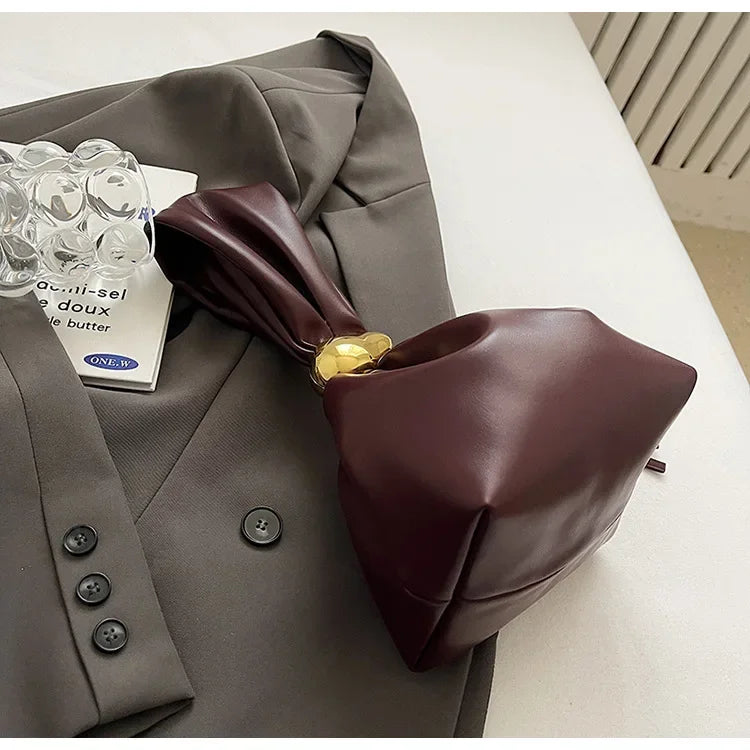 Soft Leather Clutch Bag for Travel Luxury Designer Women Pleated Mini Bucket Pouch Temperament Side Zipper Party Evening Bags