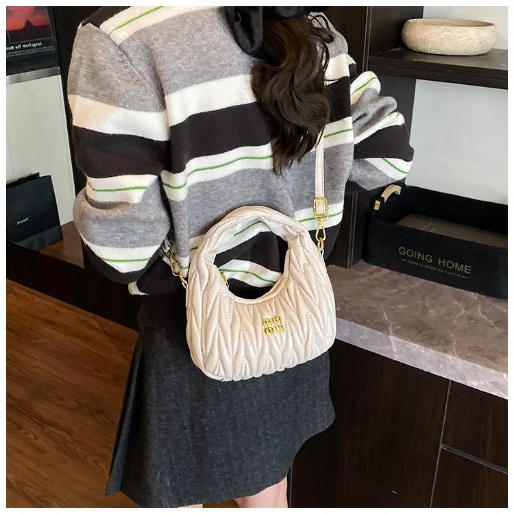 Luxury Ladies Shoulder Bag Made Of Premium Leather Boasting Paris Style And Casual Vintage Trendy Look