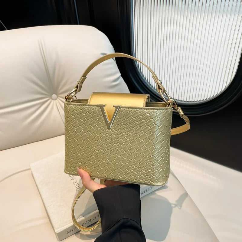 Luxury Women's Tote Bag, Chic V Shaped Stylish Pu Leather Bucket Bag, Top Cover Handbag Women Shoulder Crossbody Bags for Woman