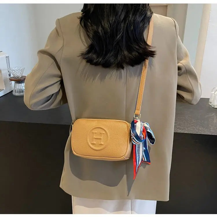 Bucket bag designer luxurious high appearance camera bag new zipper shoulder crossbody bag fashionable and versatile travel bag