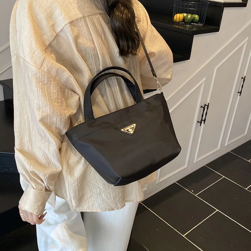 New Bag Women's 2025 Messenger Bag Fashion Shoulder Bag Simple Handbag Foreign Style Large Capacity Leisure Bag