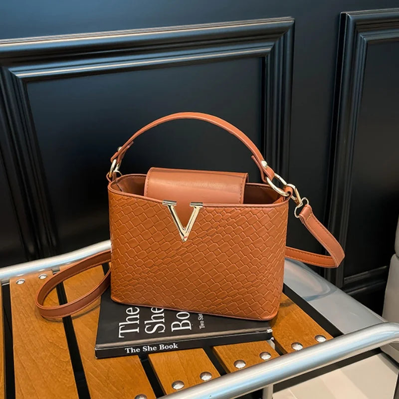 Luxury Women's Tote Bag, Chic V Shaped Stylish Pu Leather Bucket Bag, Top Cover Handbag Women Shoulder Crossbody Bags for Woman