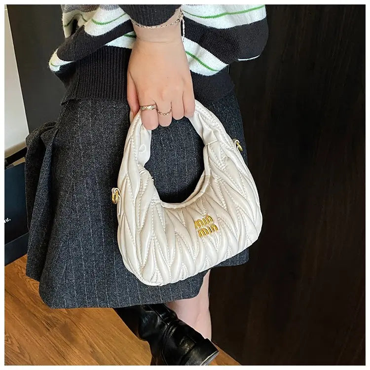 Luxury Ladies Shoulder Bag Made Of Premium Leather Boasting Paris Style And Casual Vintage Trendy Look