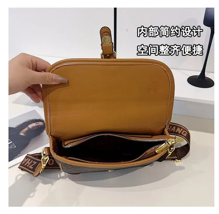 The Crossbody Bag Is A High-end, Retro, Versatile, Simple and Light Luxury Small Square Bag, A Lady's Hand-held Shoulder Bag