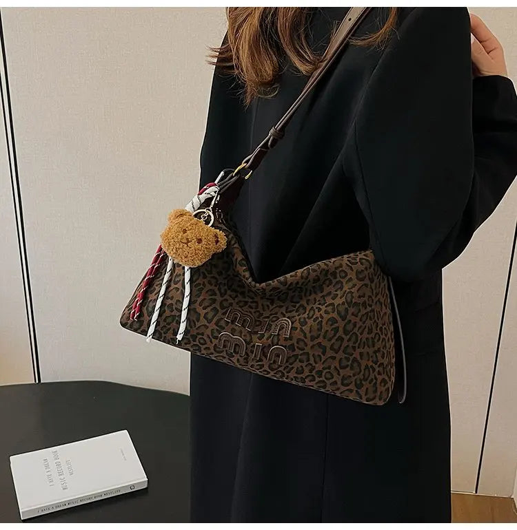 Women's Beautiful Handbag Attractive Look For Garden Parties And Outdoor Soirees Charming