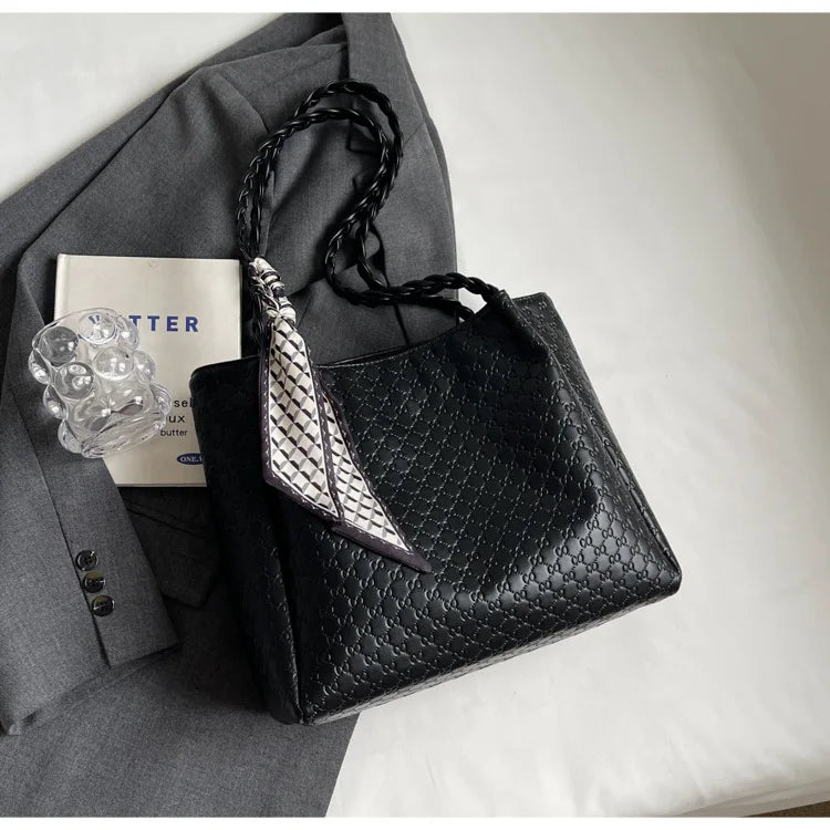 Fashion Tote Bag for Women Large Capacity Shoulder Purse Designer Handbag Simple Style Casual Office Commute Daily Use