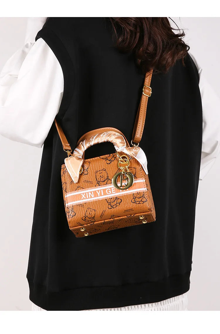 Luxury Bear Print Tote Bag for Women 2025, French Inspired Bucket Shoulder Purse, High Quality PU Leather Crossbody Bag