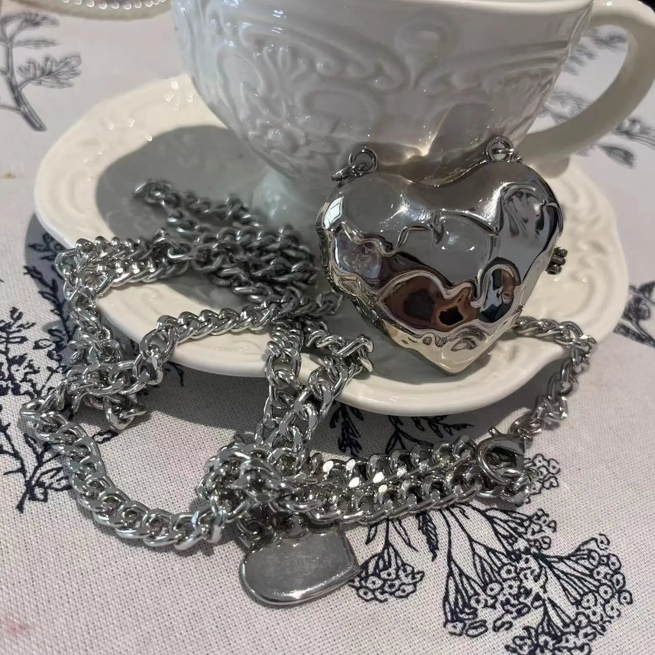 Fashionable Metal Heart Waistband Bag Luxury Satchel Pearl Chain Crossbody Bags For Women Shoulder Bag Handbag Accessories