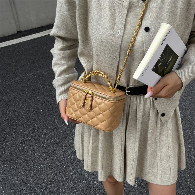 Classic Designer Elegant Leather Tote Bag For Women With Minimalist Solid Color And Trendy Design Crossbody Handbag Luxury