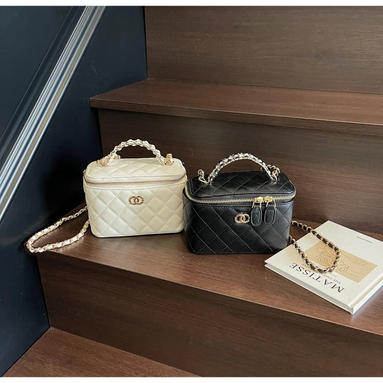 Luxury Brand Ladies Genuine Leather Messenger Bag, Elegant Shoulder Handbag By Famous Designer, Popular Crossbody Tote Bags