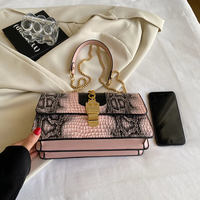 Luxury Designer Brand Bolsa New Fashion Personality Hand Bill Shoulder Bag for Women Crossbody Small Square Bag hot sale