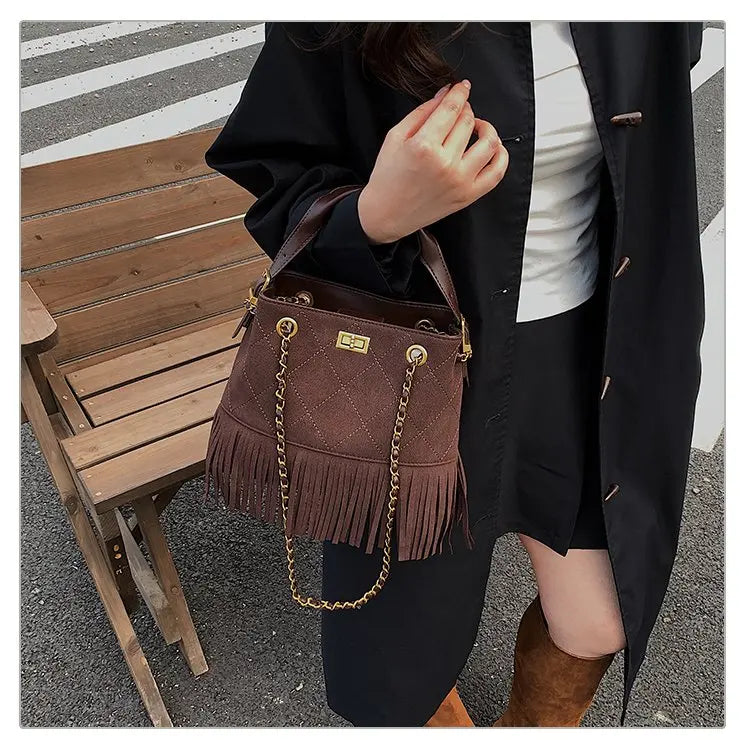 High-End Women's Shoulder Bag Made Of Premium Leather With Trendy Design And Paris Vintage Style