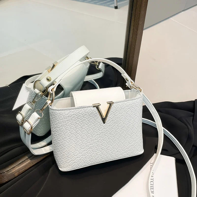 Luxury Women's Tote Bag, Chic V Shaped Stylish Pu Leather Bucket Bag, Top Cover Handbag Women Shoulder Crossbody Bags for Woman