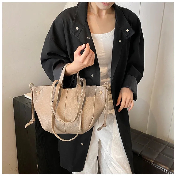 New Handheld Tote Bag Large Capacity Fashionable Women's Bag Premium Single Shoulder Underarm Bag Trousses De L’épaule