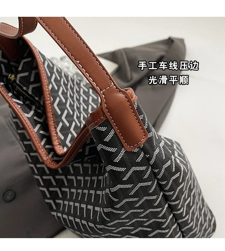 Luxury Designer Paris Fashion Tote Bag With Large Capacity And Trendy Design Ideal For Women Messenger Purse