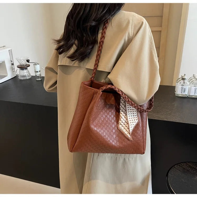 Fashion Tote Bag for Women Large Capacity Shoulder Purse Designer Handbag Simple Style Casual Office Commute Daily Use