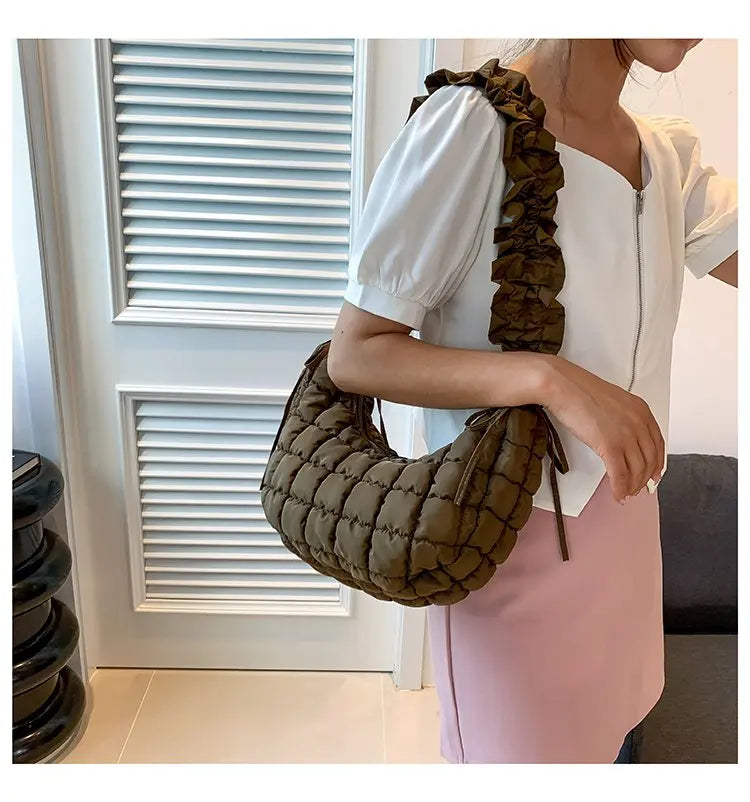 Luxury Brand Women's Handbag In Classic Elegant Leather By Famous Designer For Fashionable Ladies Must-Buy