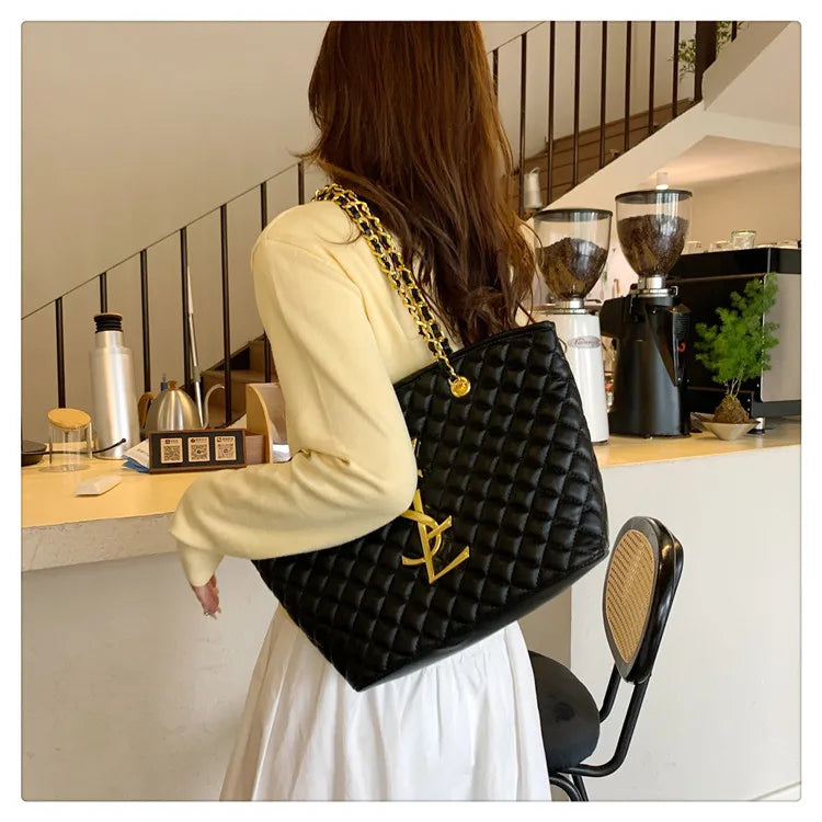 2025 New Designers' Large Capacity Ladies' Bags - Luxurious Retro Diamond Pattern Shoulder Bags with High-Quality Texture Tote B