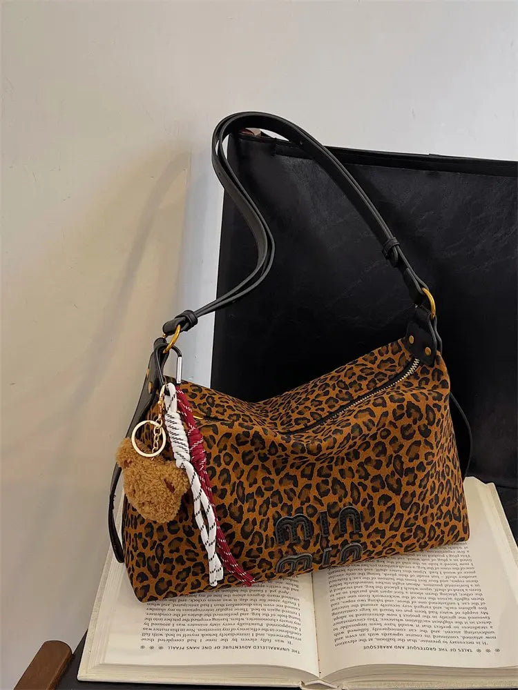 Women's Beautiful Handbag Attractive Look For Garden Parties And Outdoor Soirees Charming