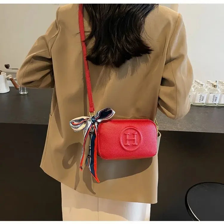 Bucket bag designer luxurious high appearance camera bag new zipper shoulder crossbody bag fashionable and versatile travel bag