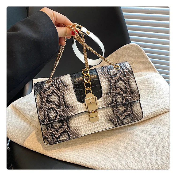 Luxury Designer Brand Bolsa New Fashion Personality Hand Bill Shoulder Bag for Women Crossbody Small Square Bag hot sale