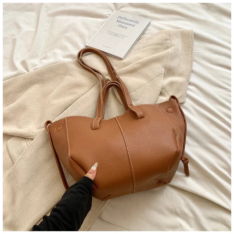 New Handheld Tote Bag Large Capacity Fashionable Women's Bag Premium Single Shoulder Underarm Bag Trousses De L’épaule