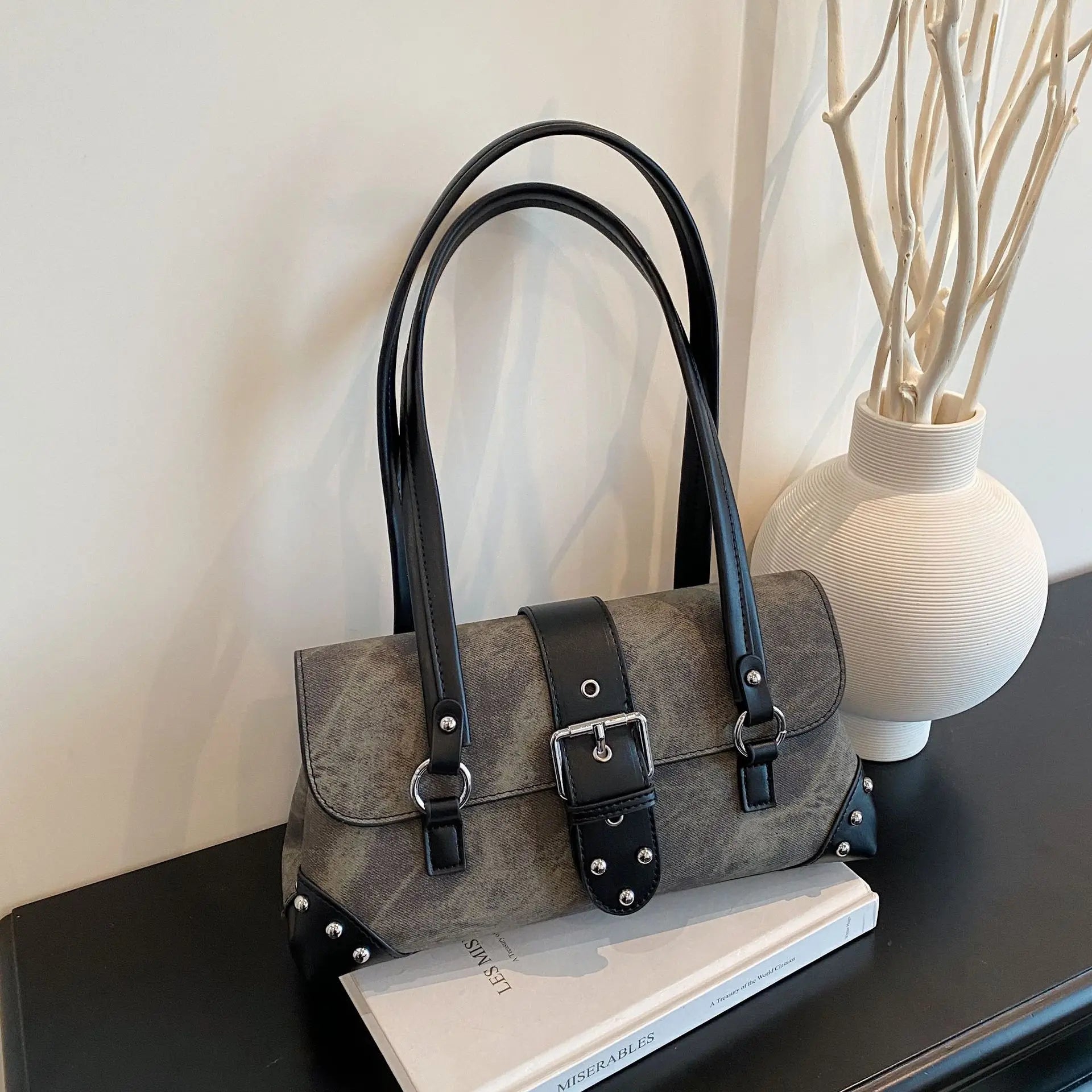 2025 Luxe Underarm Bag, Niche Shoulder Purse for Women, Fashion Commuter Tote, Chic Day-to-Night Bag, Versatile Sling Bag