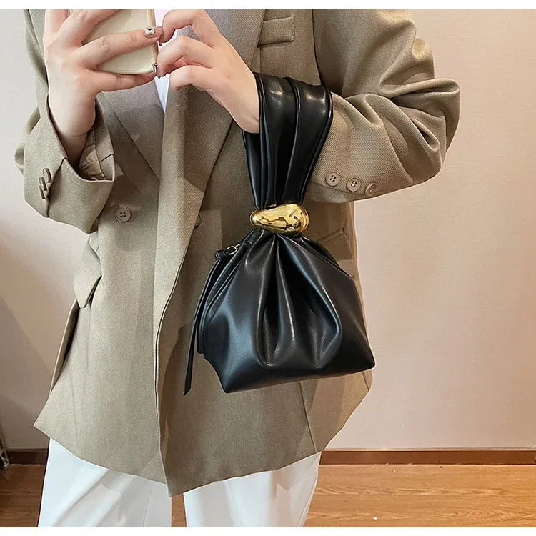 Soft Leather Clutch Bag for Travel Luxury Designer Women Pleated Mini Bucket Pouch Temperament Side Zipper Party Evening Bags