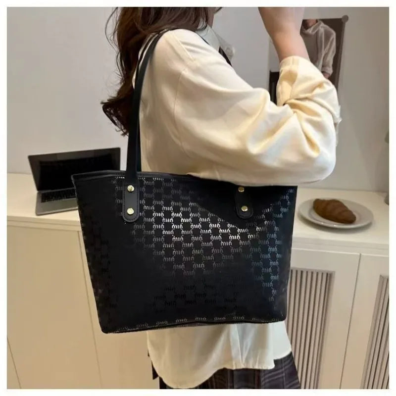 Luxury-textured Tote Handbag for Women, 2025 Summer New Design Large Capacity Checkered Shoulder Bag, Trendy Underarm Bag