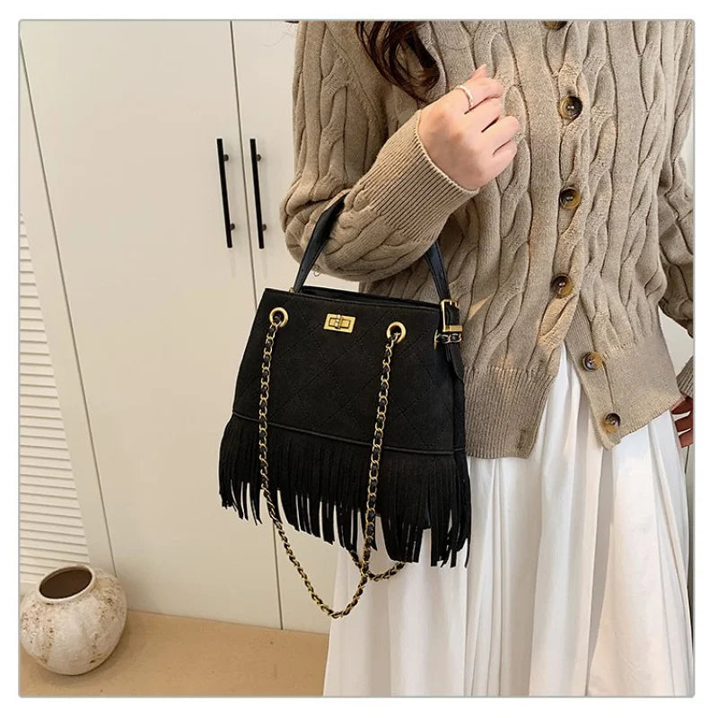 High-End Women's Shoulder Bag Made Of Premium Leather With Trendy Design And Paris Vintage Style