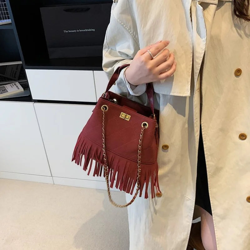 High-End Women's Shoulder Bag Made Of Premium Leather With Trendy Design And Paris Vintage Style