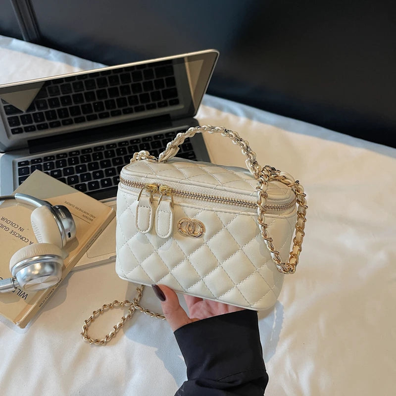 Luxury Brand Ladies Genuine Leather Messenger Bag, Elegant Shoulder Handbag By Famous Designer, Popular Crossbody Tote Bags