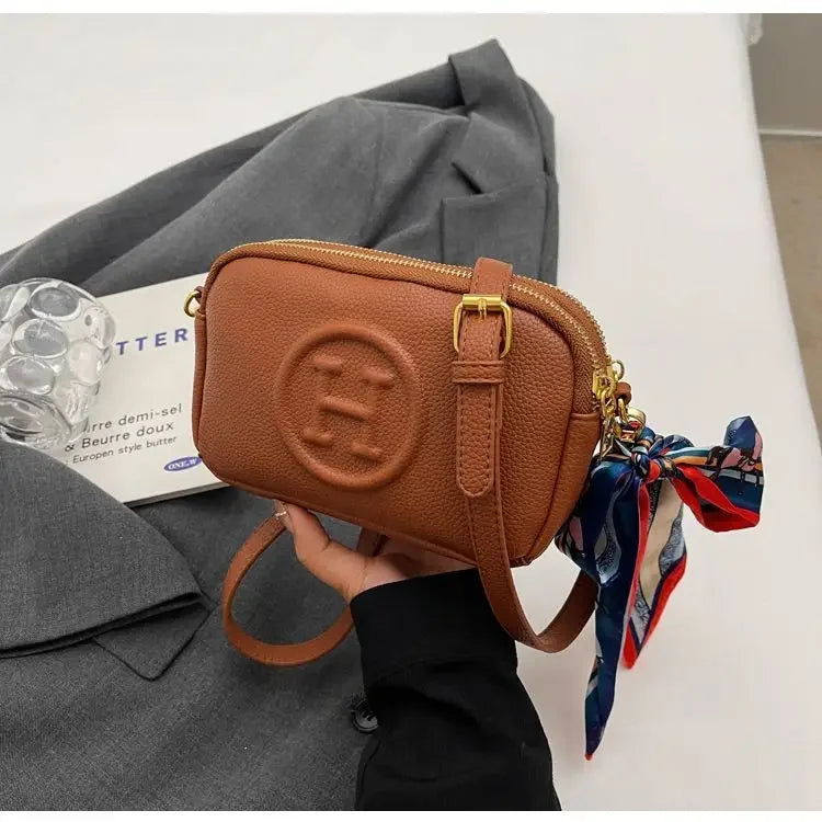 Bucket bag designer luxurious high appearance camera bag new zipper shoulder crossbody bag fashionable and versatile travel bag