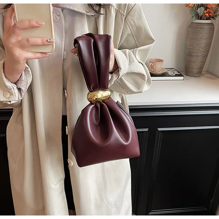 Soft Leather Clutch Bag for Travel Luxury Designer Women Pleated Mini Bucket Pouch Temperament Side Zipper Party Evening Bags