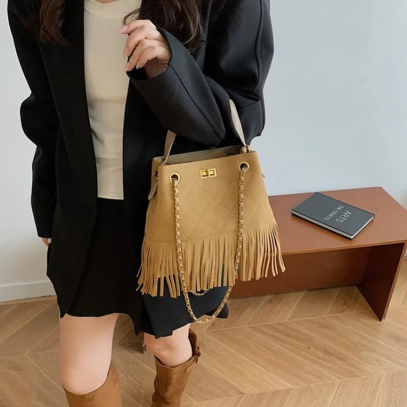 High-End Women's Shoulder Bag Made Of Premium Leather With Trendy Design And Paris Vintage Style